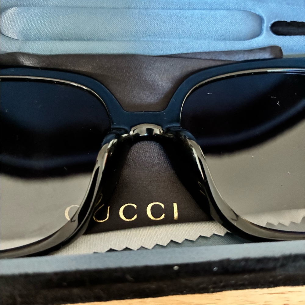 Gucci Black Designer Sunglasses for Women - Picture 9 of 11